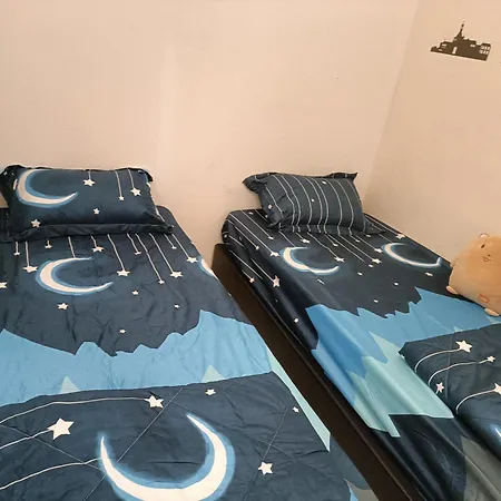 Cozy Homestay Ipoh 12 Pax At Station 18 Room photo